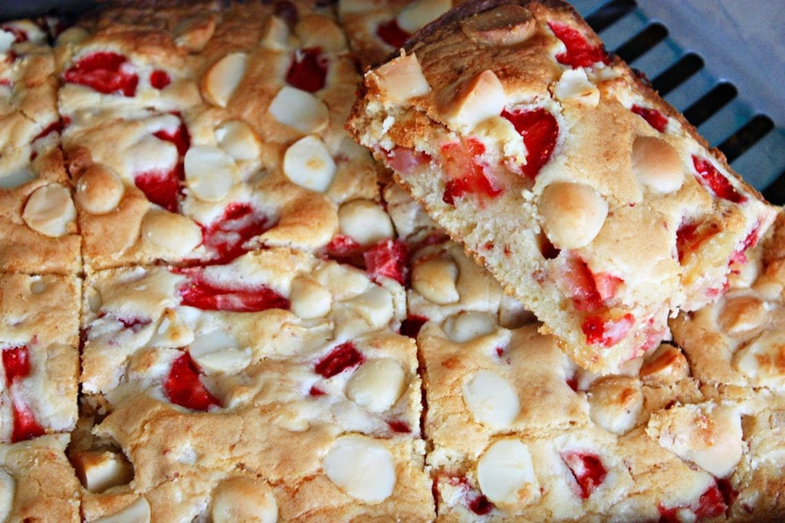 Strawberry & Salted Macadamia Blondies