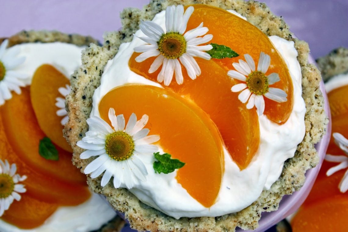 Pfirsich-Kamille-Tartelettes | Ein sommerliches Pfirsich-Dessert