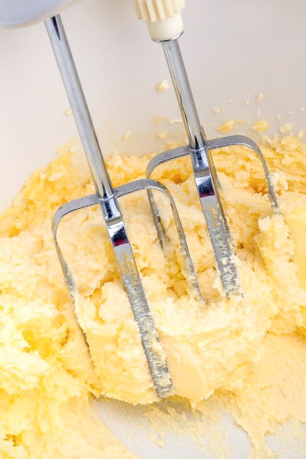 butter and sugar being creamed together to make traditional German plum cake recipe