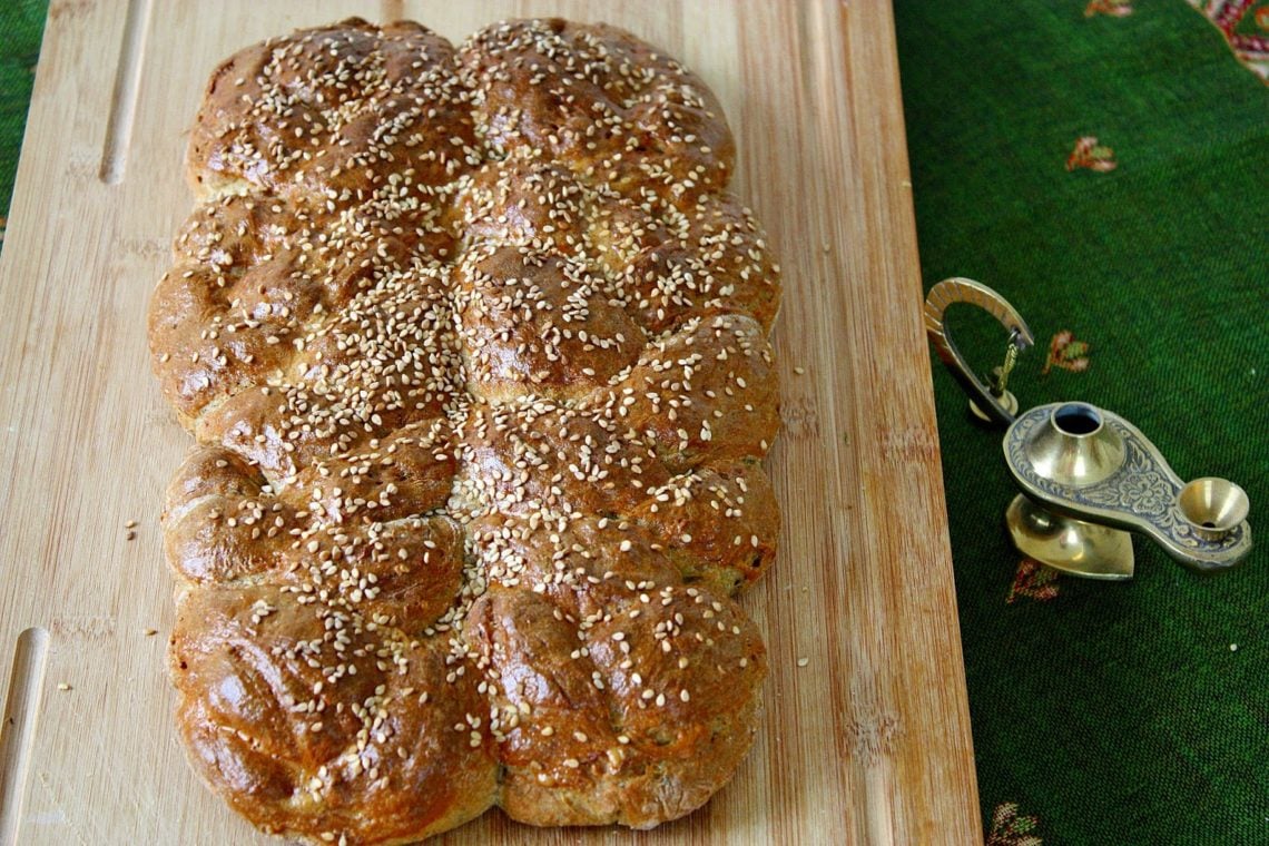 Dukkah Plaited Loaf 