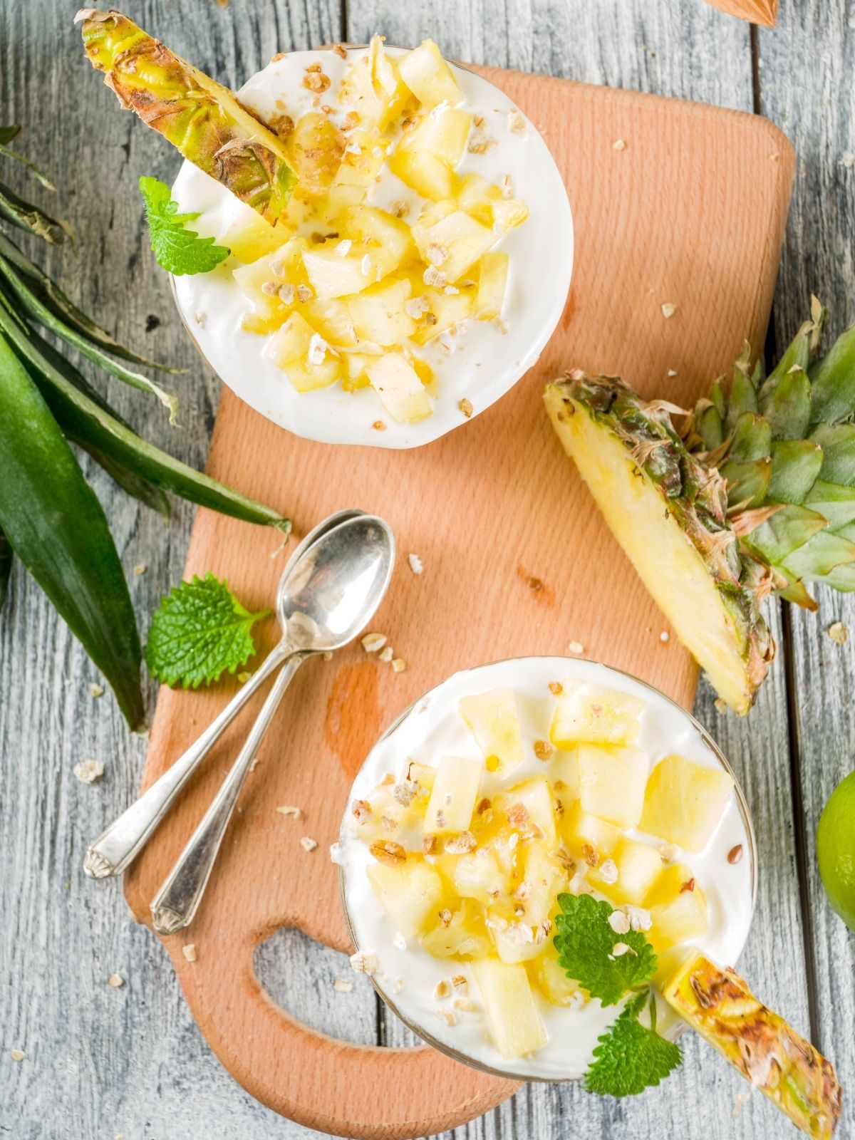 Kokos Limetten Mousse mit Thai-Style Ananas Kompott