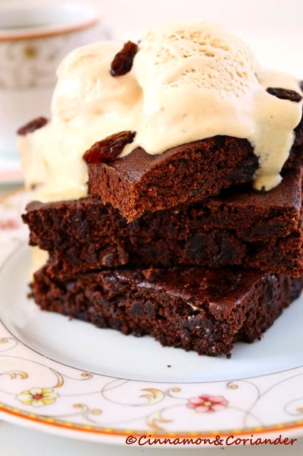 Saftiger Kaffee Bananen Kuchen mit Rumrosinen