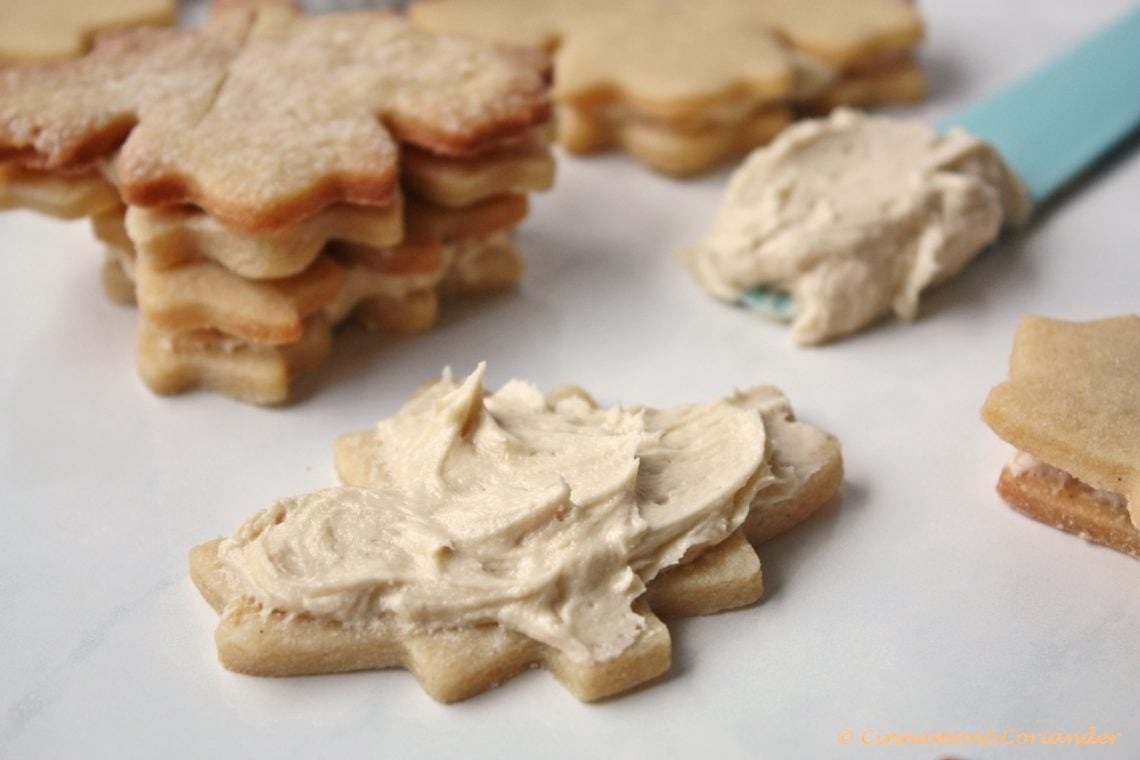 canadian maple cream cookies with maple buttercream filling