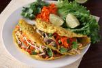 Vietnamesische Crepes Banh Xeo mit Gemüsefüllung