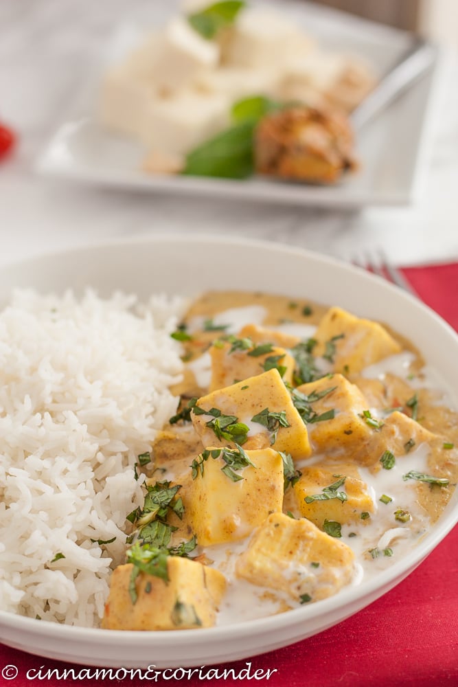 Indisches Mango Curry mit Paneer, Joghurt & Mango Pickle –  Achari Paneer