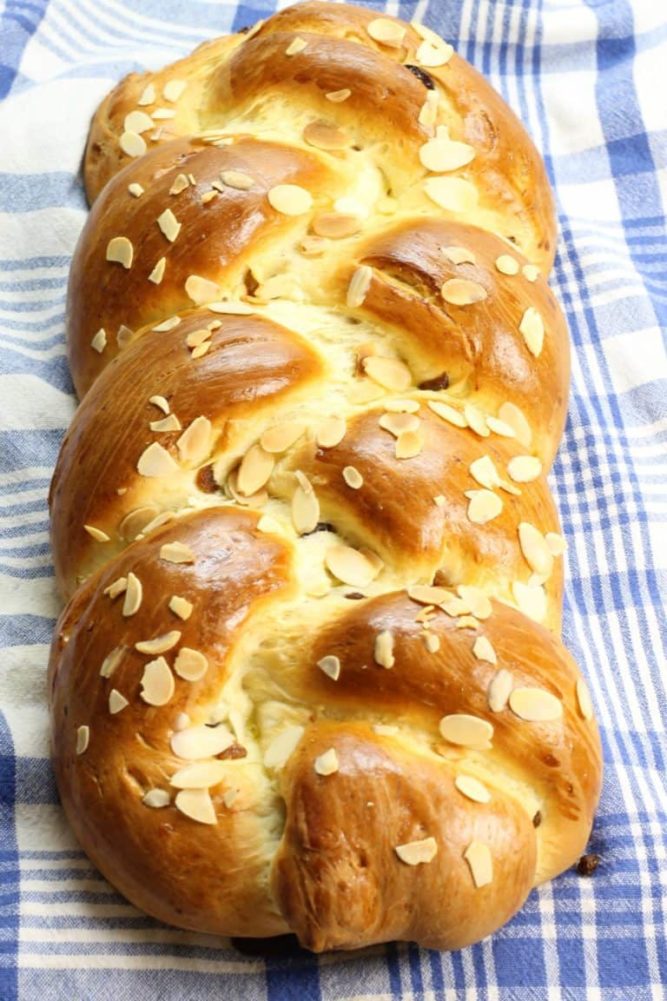 Rosinenbrot - a German Easter Recipe | Easter recipes from around the world