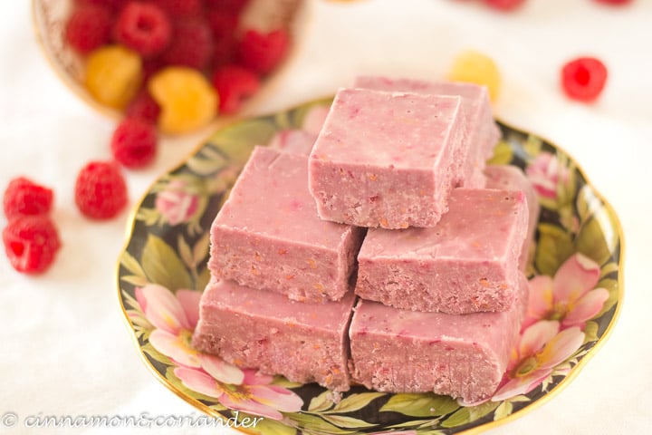 Raspberry Coconut Fudge - a healthy vegan fudge