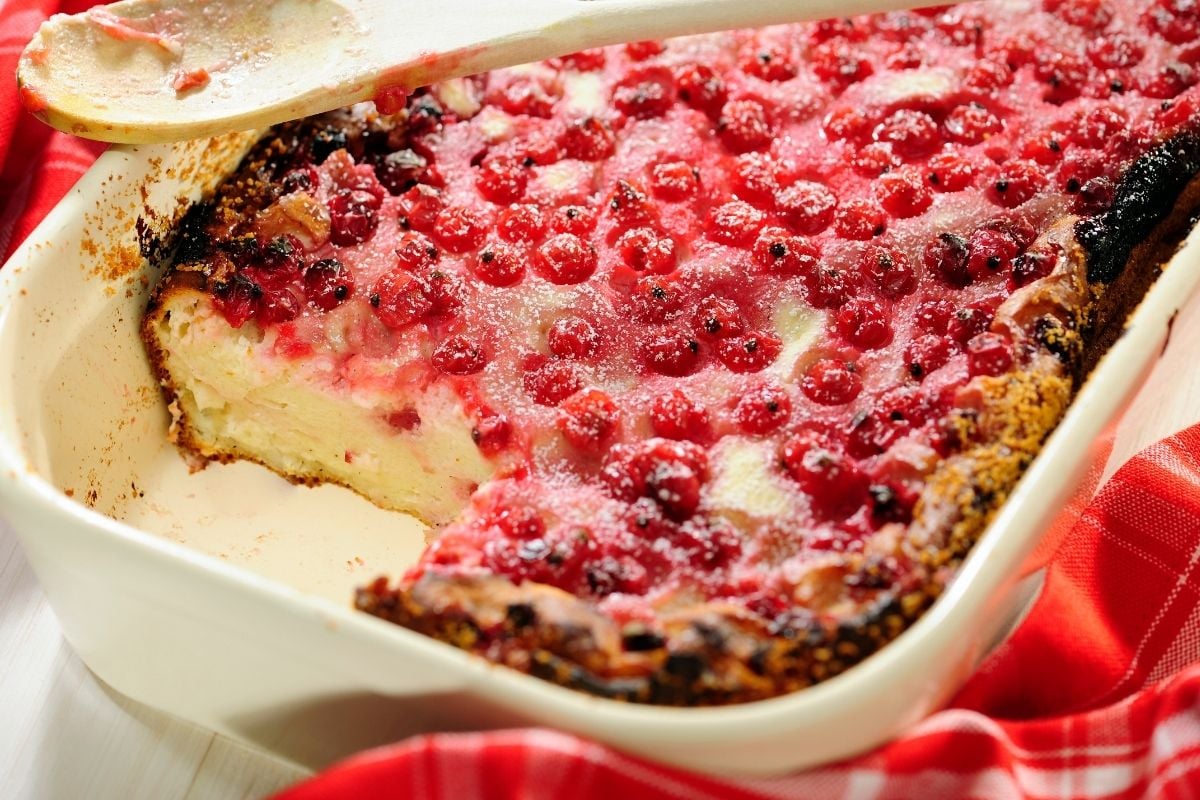 Low Carb German Cheesecake Casserole topped with red currants 