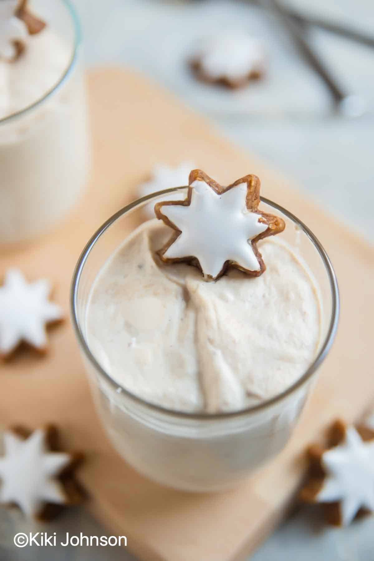 gingerbread mascarpone cream Thermomix dessert served in two cups decorated with cookies