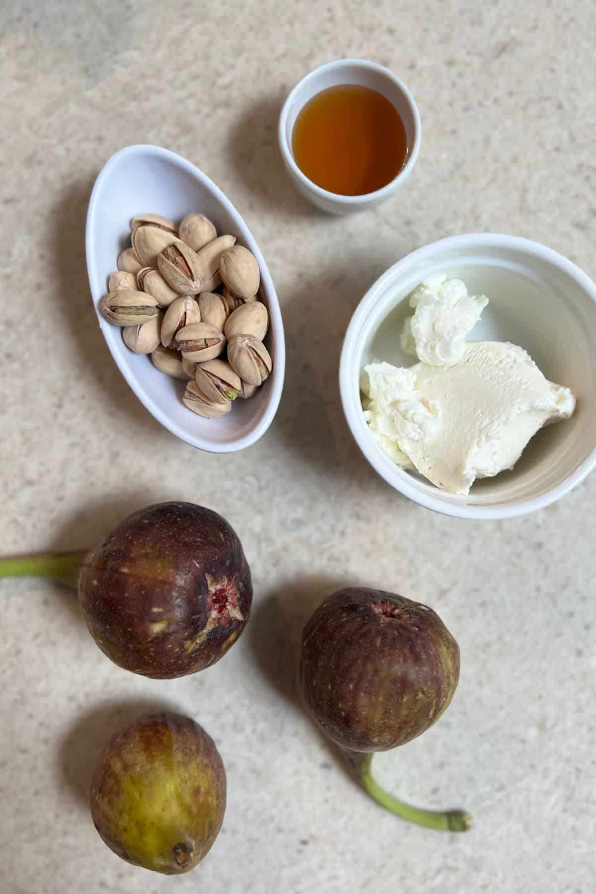 ingredients for making fig spread recipe.