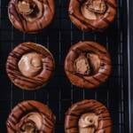 Kinder Bueno Plätzchen mit Haselnusscreme gefüllt und Vollmilchschokolade überzogen